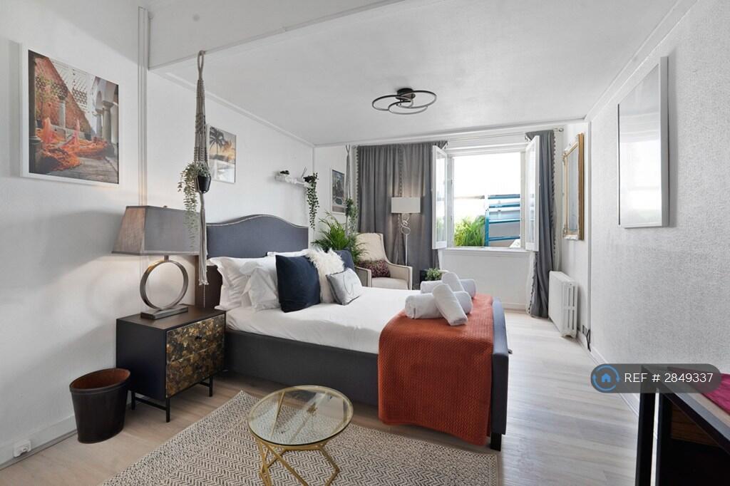 Main image of property: Queen's Gate, London, SW7