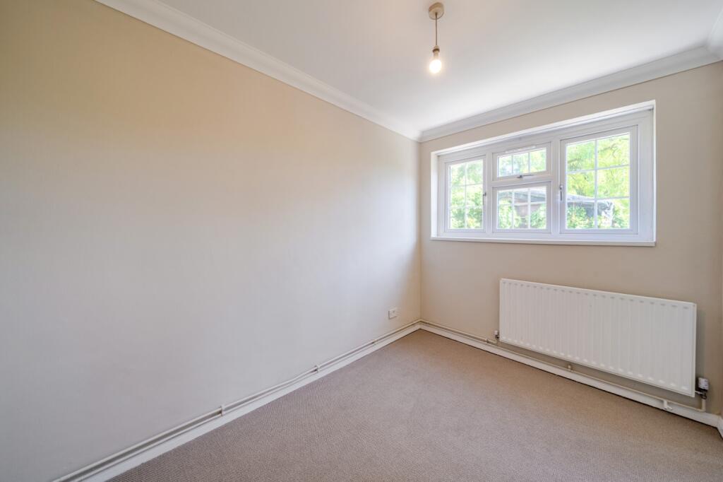 House in Bromley - More