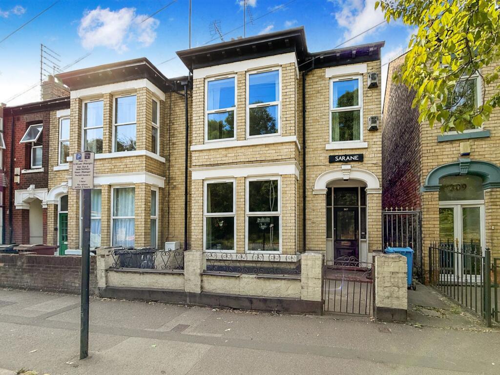Main image of property: Spring Bank West, Hull, HU3