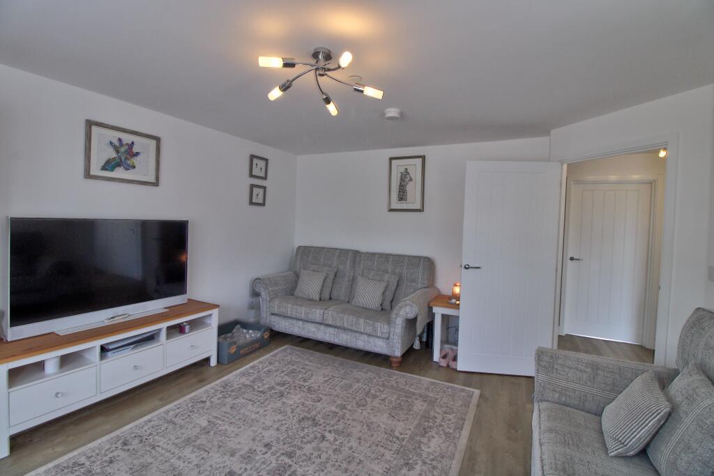 House in Blackwood, Caerphilly - More