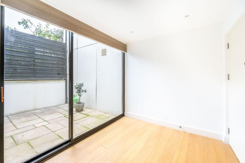 Apartment in London - View 5