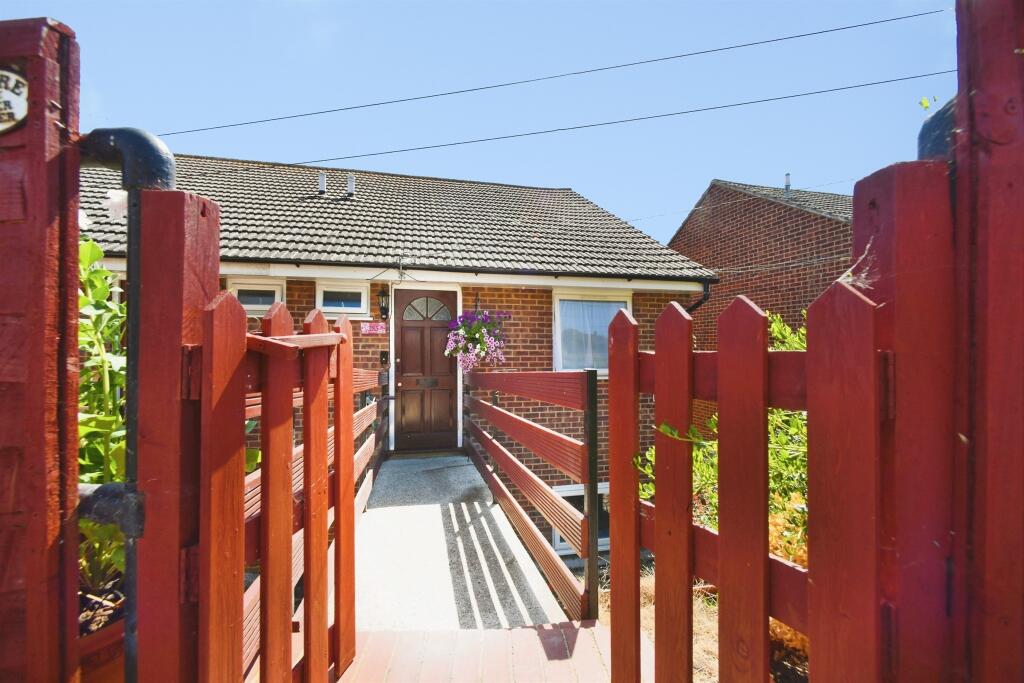 Hillcrest Road, Newhaven photo 5