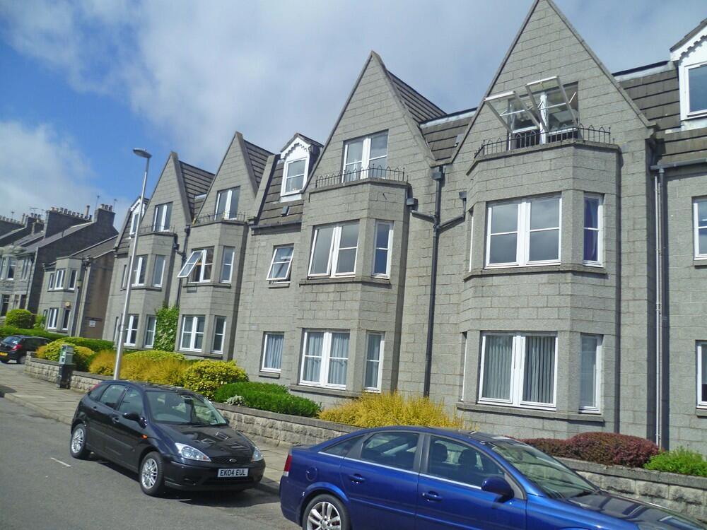 Main image of property: 11 Albury Gdns, Aberdeen, AB11 6FL