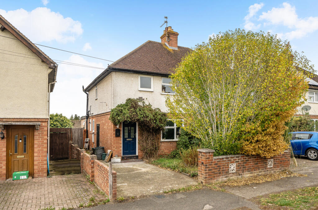 3-bed semi-detached on Margarets Road, Tewkesbury, Gloucestershire, £250,000