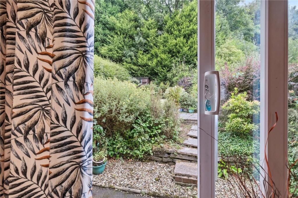 House in Hyndburn, Oakenshaw - More