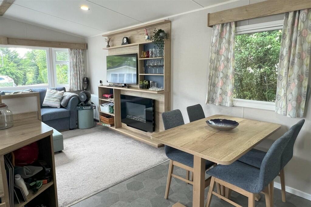 Oakdene Forest Holiday Park, St. Leonards, Ringwood photo 5