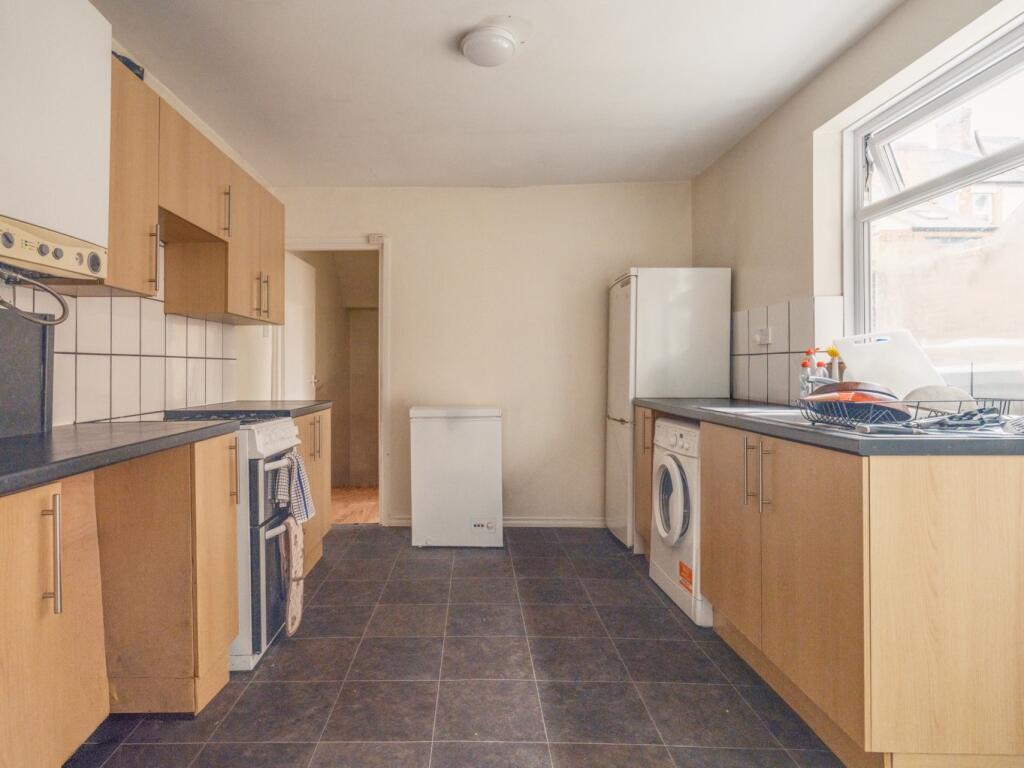 3 bedroom flat for rent
