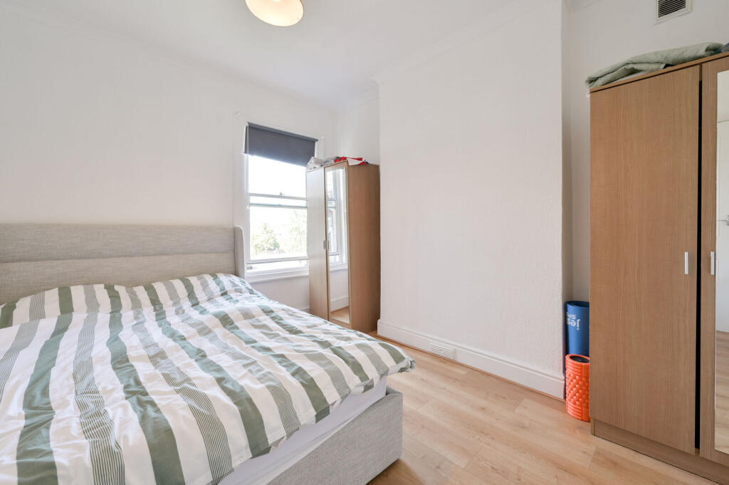 Apartment in London - More