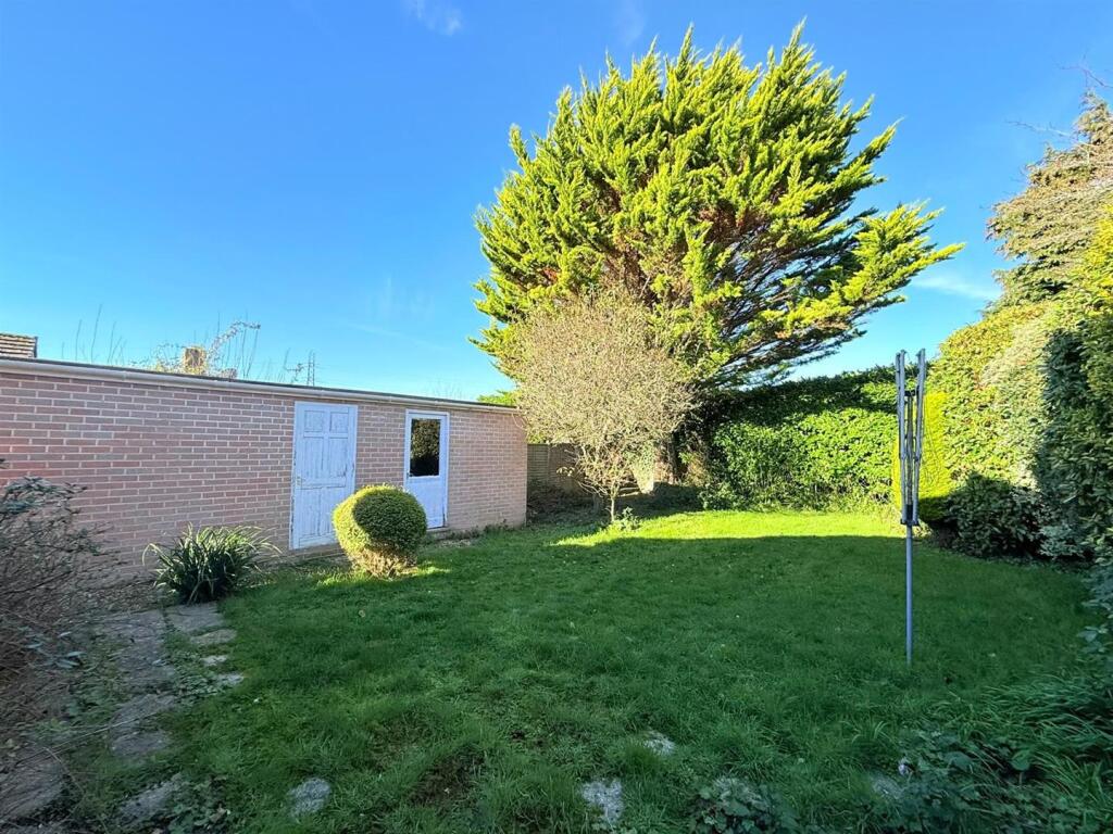 House in Ferndown - View 3