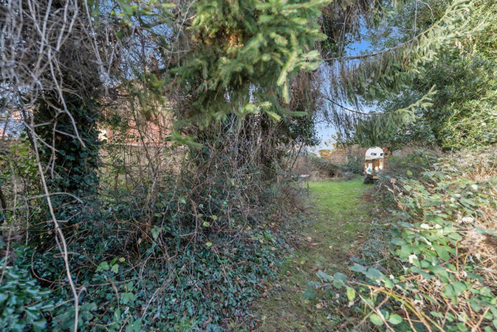 The Green, Hardingstone, Northampton, NN4 7BU - View 6