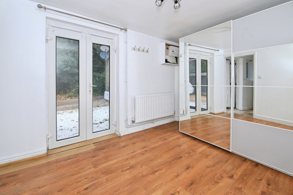 Apartment in Huntingdon, Newtown - View 5