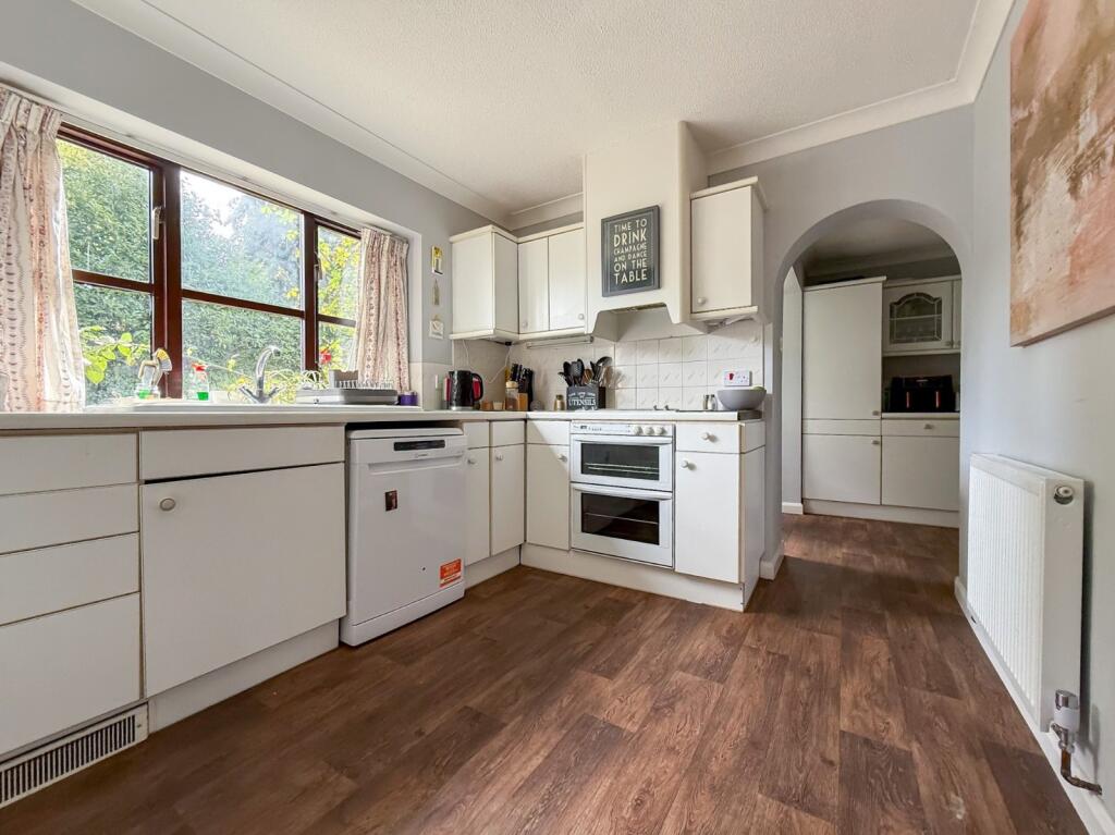 Richmond Green, Nailsea, North Somerset, BS48 photo 4