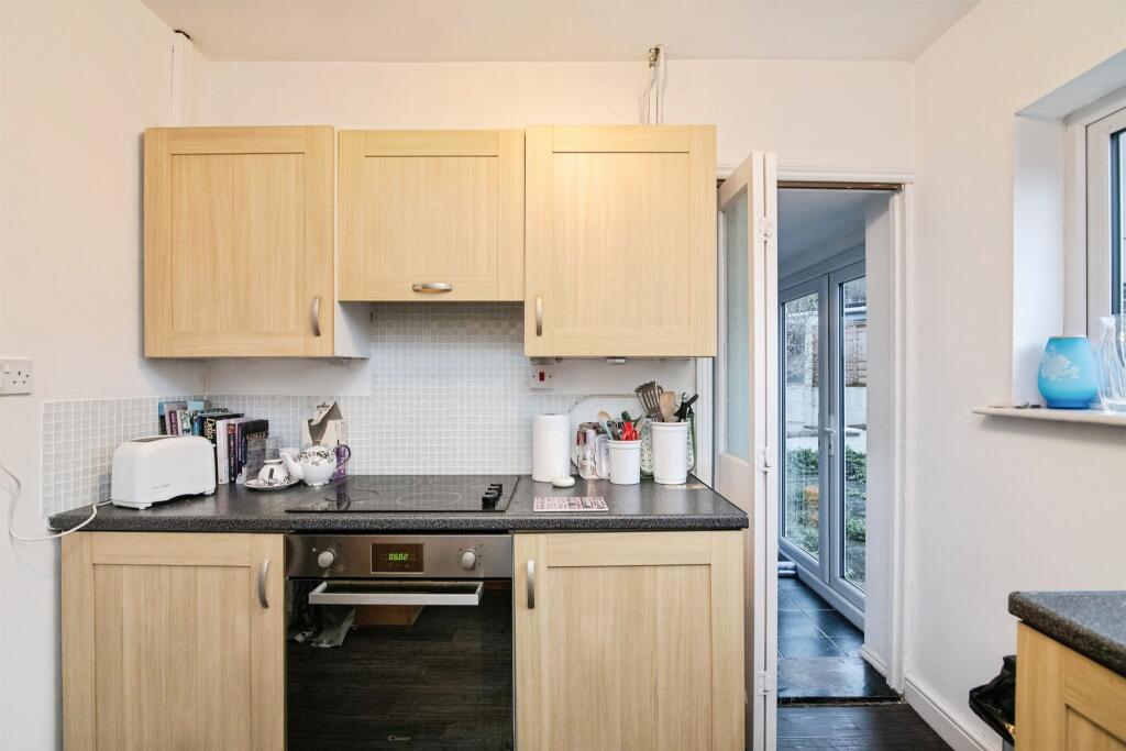 House in Dudley, West Midlands - View 4