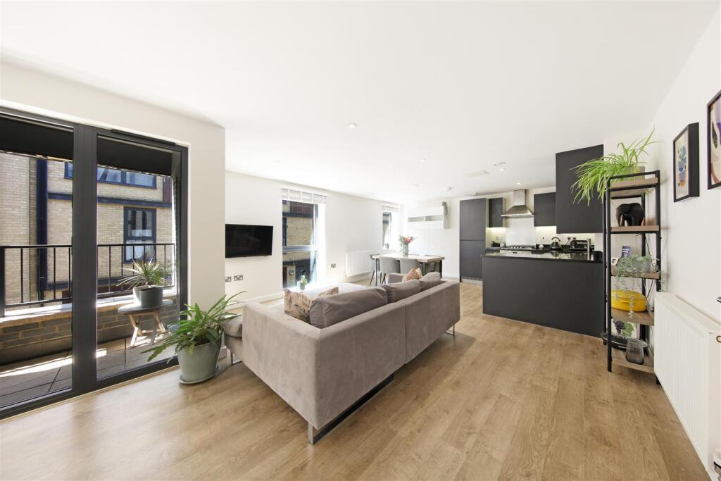Main image of property: Chiltonian Mews, London