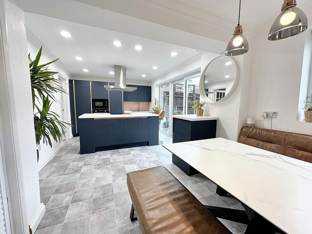 House in South Kesteven, Ancaster - View 3