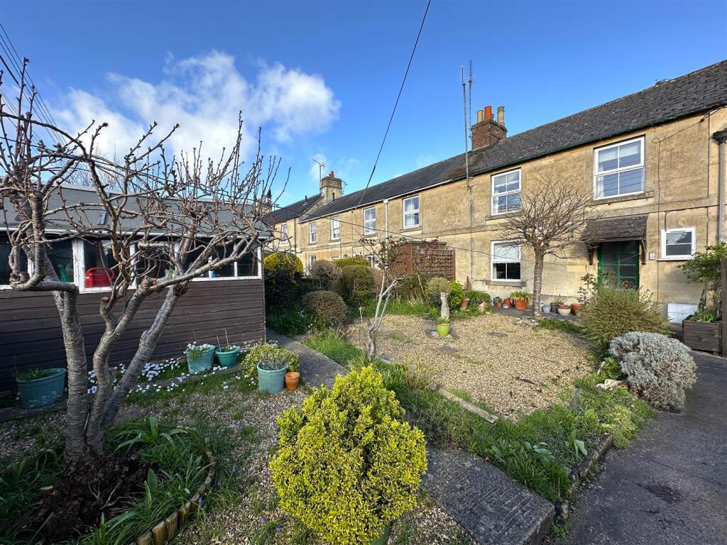3-bed terraced on Springfield Buildings, Chippenham, £200,000