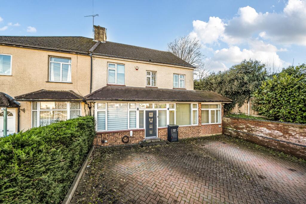 Gammons Lane, Watford, Hertfordshire, WD24 photo 2