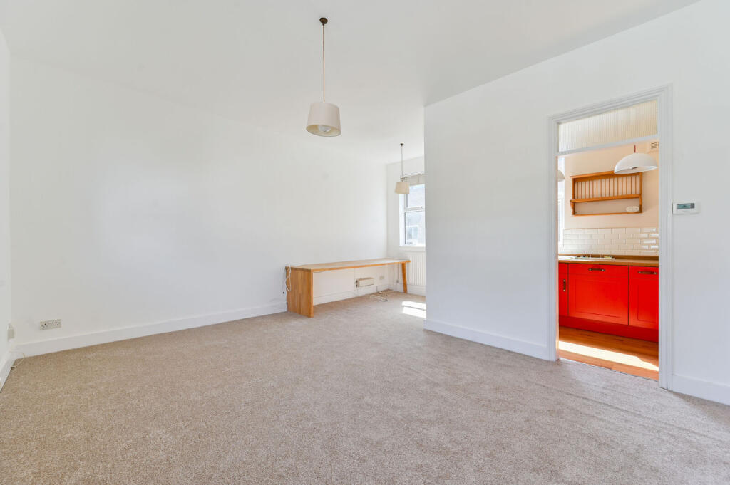 Apartment in London - View 3