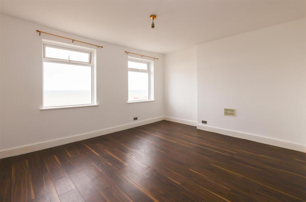 Apartment in St Leonards-on-sea, St Leonards Green - View 2