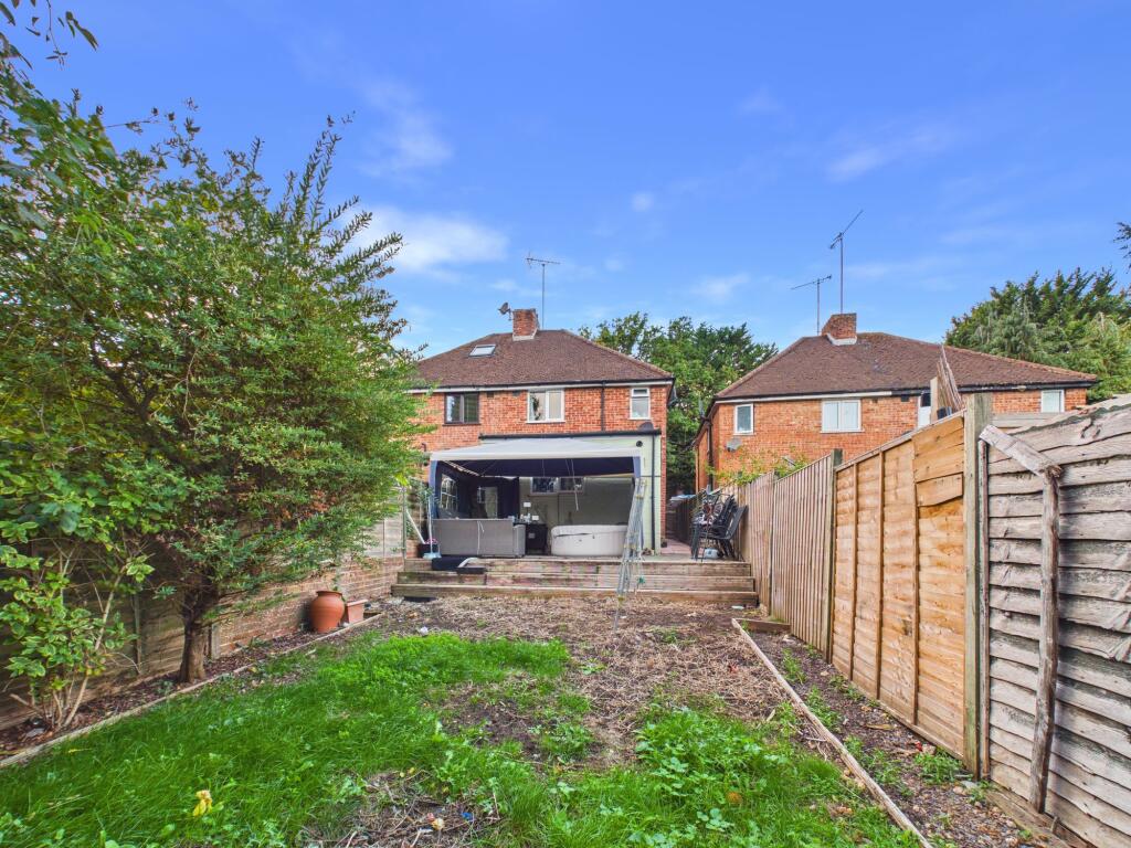 Kentwood Hill, Tilehurst, RG31 photo 4