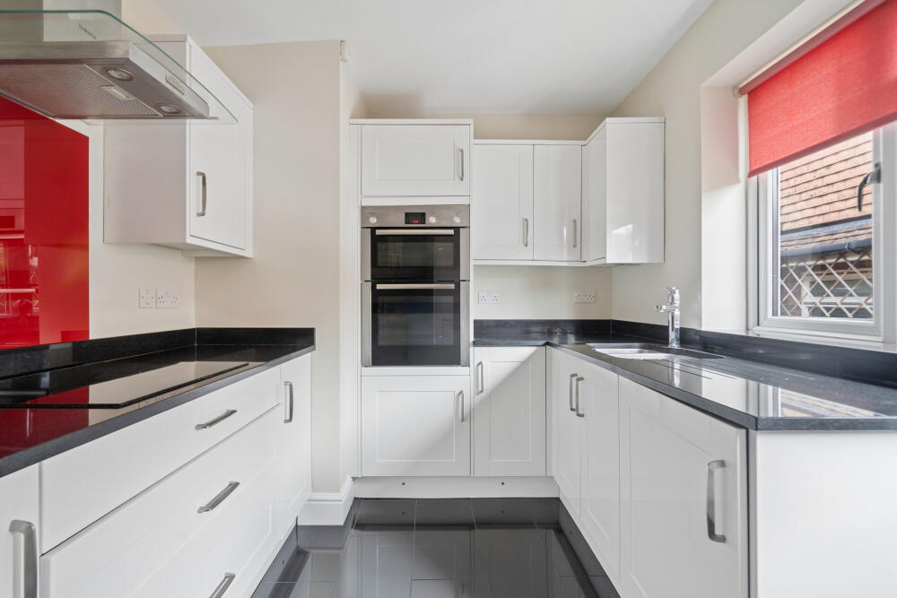 House in Slough, Chalfont St Peter - View 3