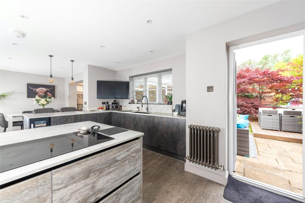 House in Rushden, North Northamptonshire - More