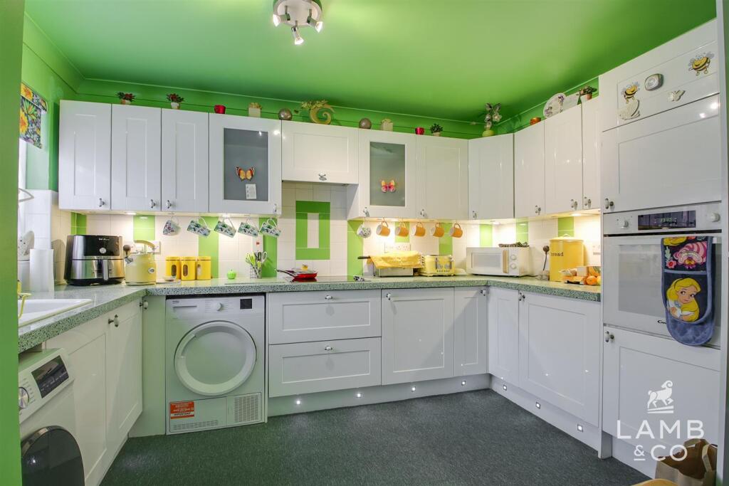 Dahlia Close, Clacton-On-Sea photo 3