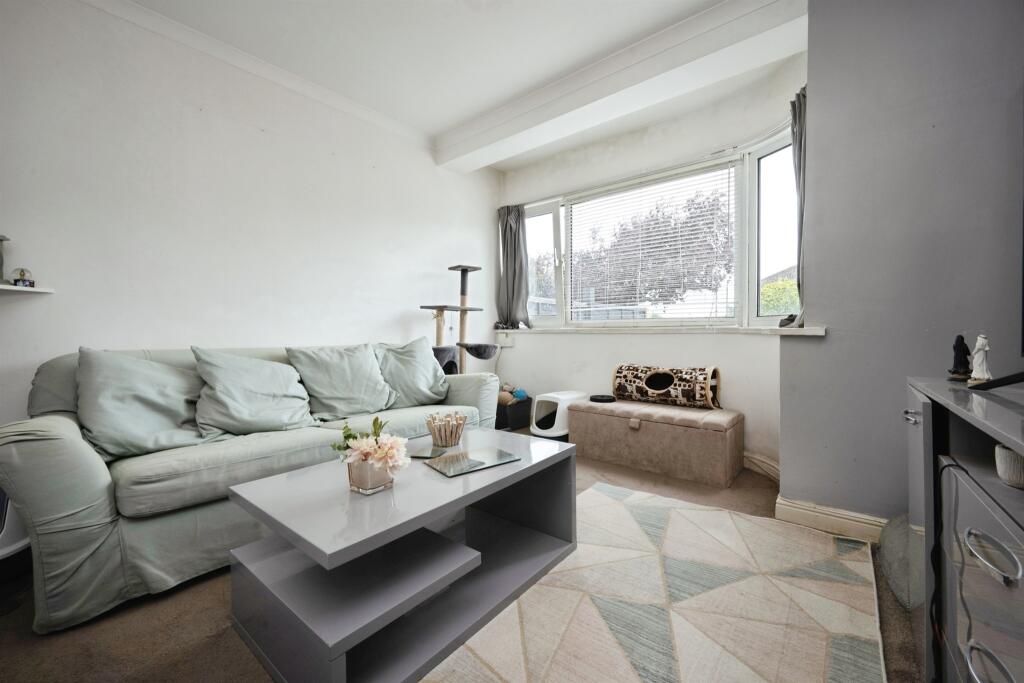 House in Aylesbury, Quarrendon - View 5