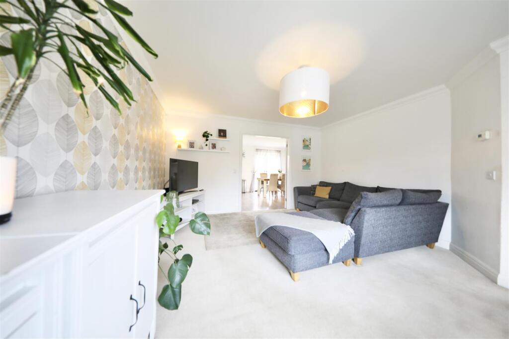 House in Hull, Kingswood - More