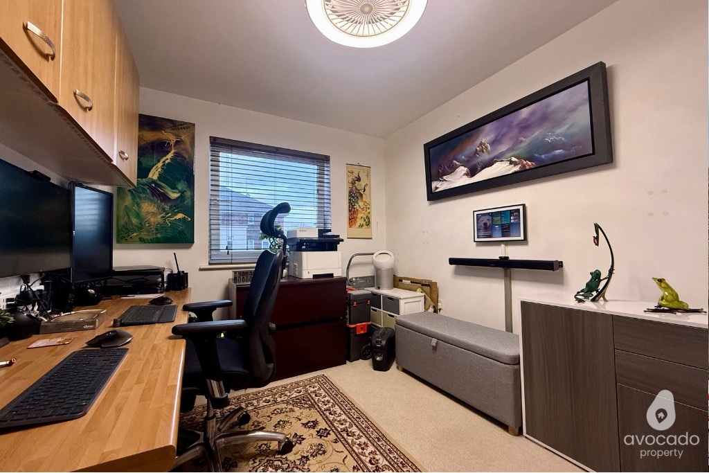 Meadow Way, Caversham, RG4 - View 5