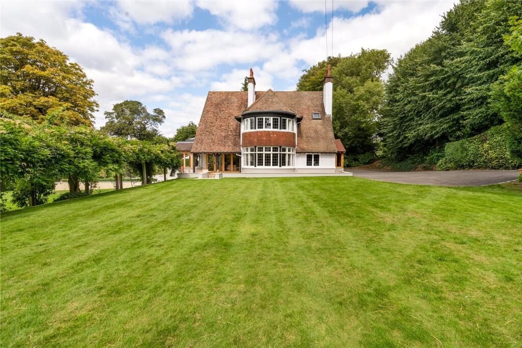 Main image of property: Park View Road, Woldingham, CR3