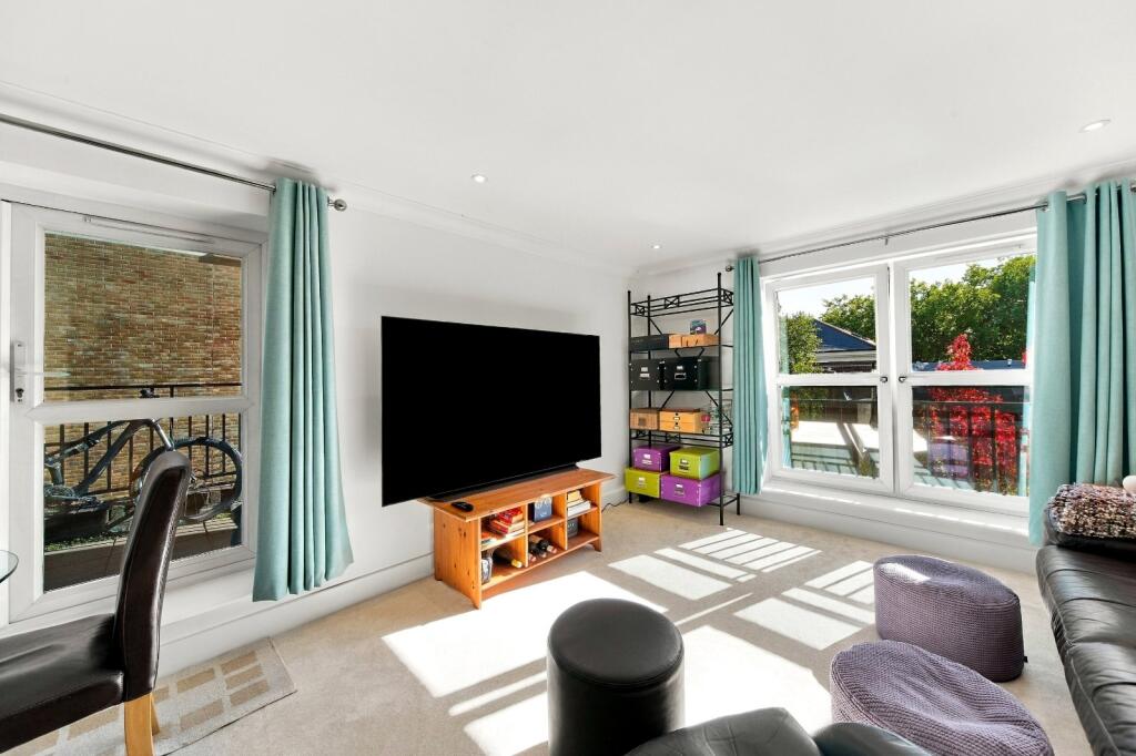 Apartment in London, Angel, Islington - View 2