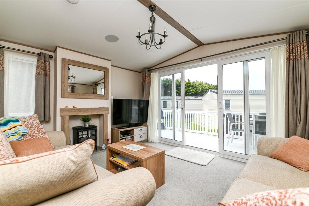 Chewton Sound, Hoburne Naish Holiday Park, Barton On Sea, Hampshire, BH25 photo 4