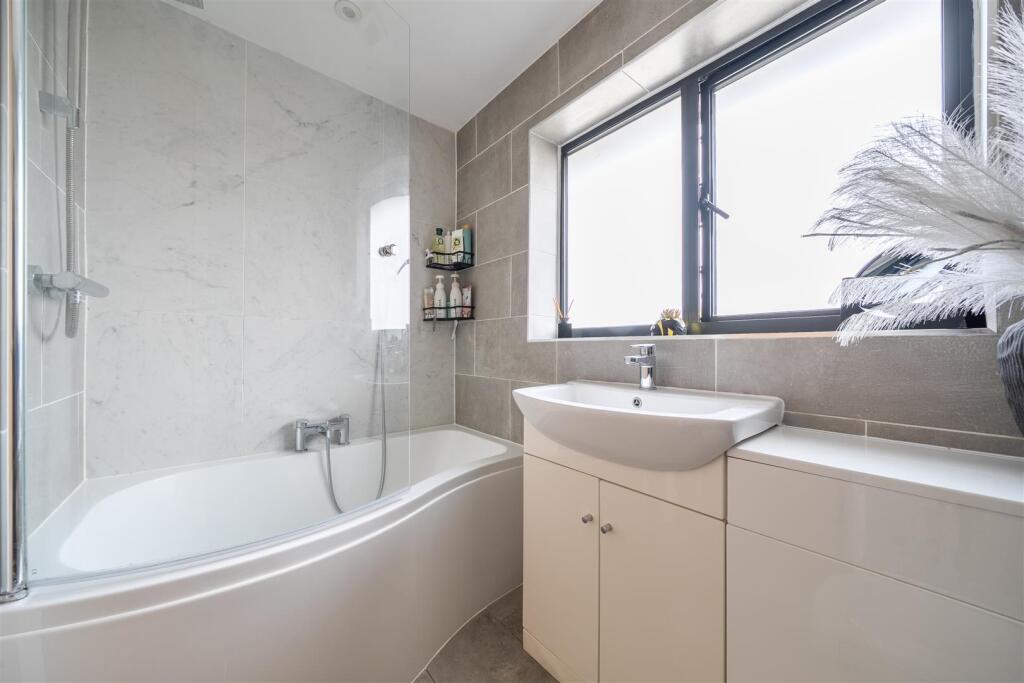 House in Maidstone, Barming Heath, Barming - More