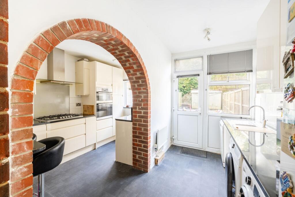 House in Tandridge, Whyteleafe - View 4