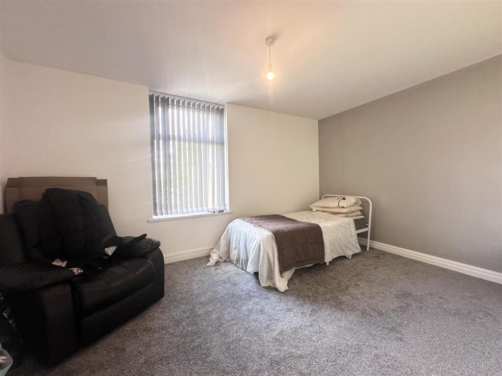 House in Burnley, Rose Grove - View 5