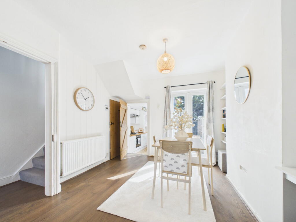 House in Slough - View 5