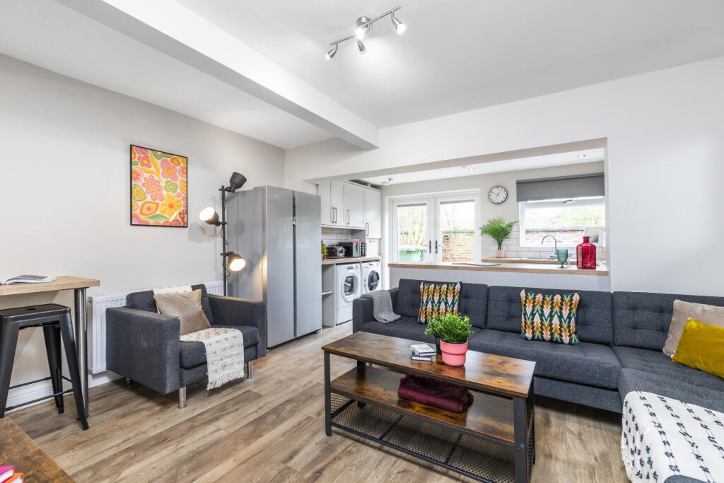 Main image of property: Cliff Side Gardens, Leeds