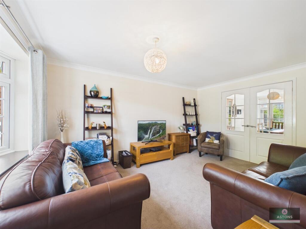 House in Crawley, Broadfield - View 5