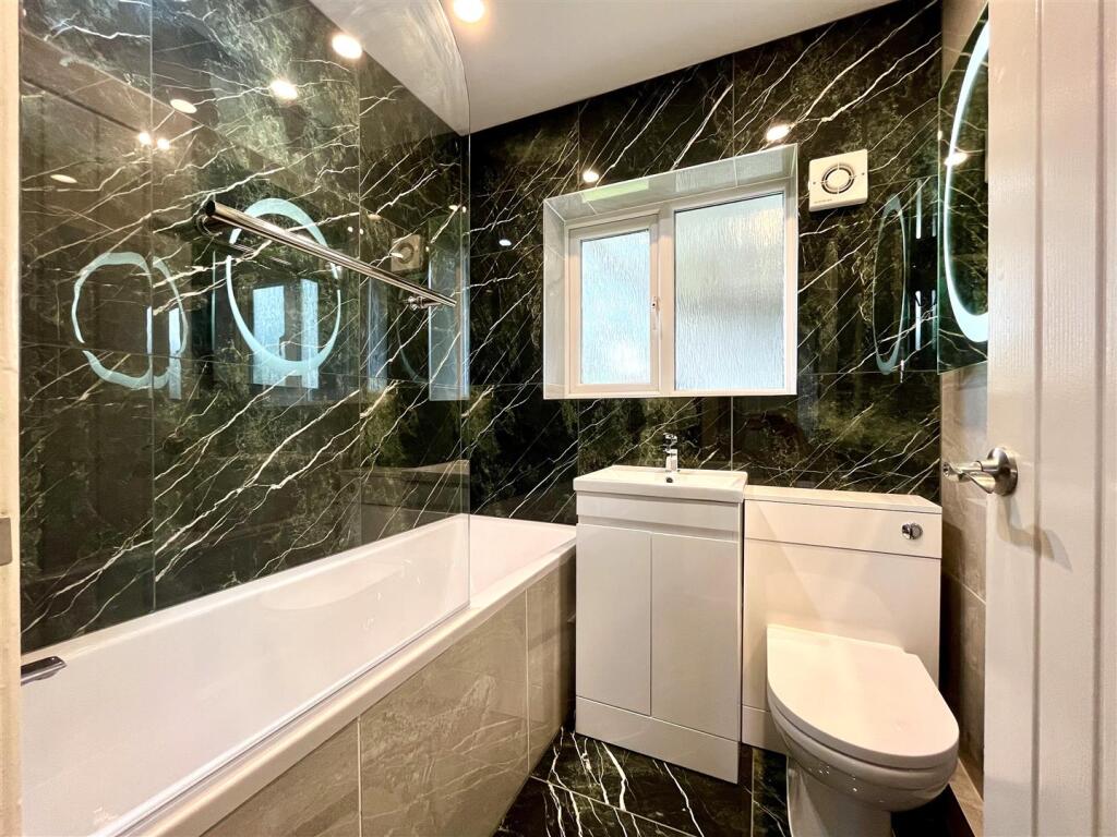Apartment in Manchester, Greater Manchester - View 3
