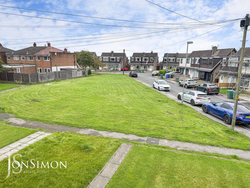 Bankfield Close, Ainsworth, Bolton, BL2 photo 2