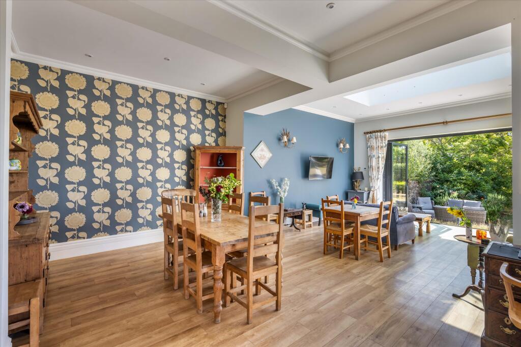 House in Guildford - View 5