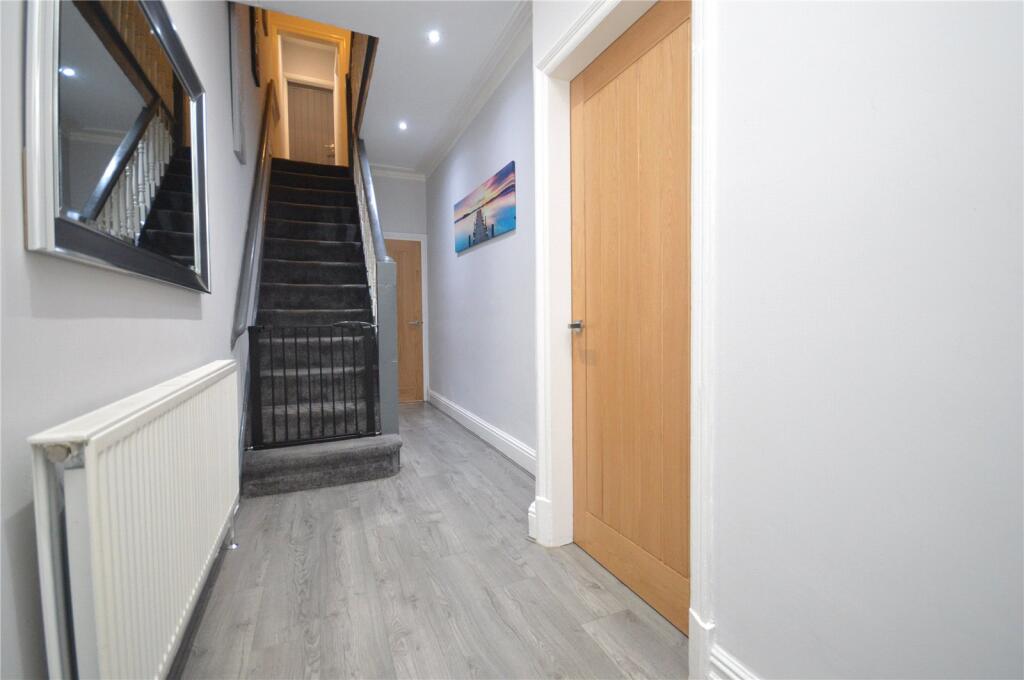 House in Leeds, Beeston - More