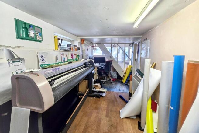 25 Doods Road, Reigate, RH2 0NT