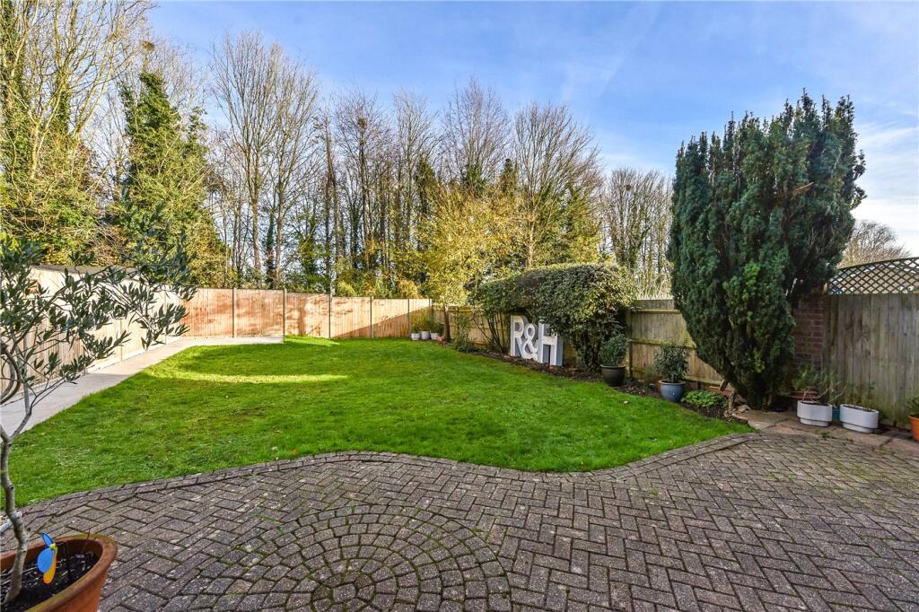 Downlands Way, South Wonston, Winchester, Hampshire, SO21 photo 3