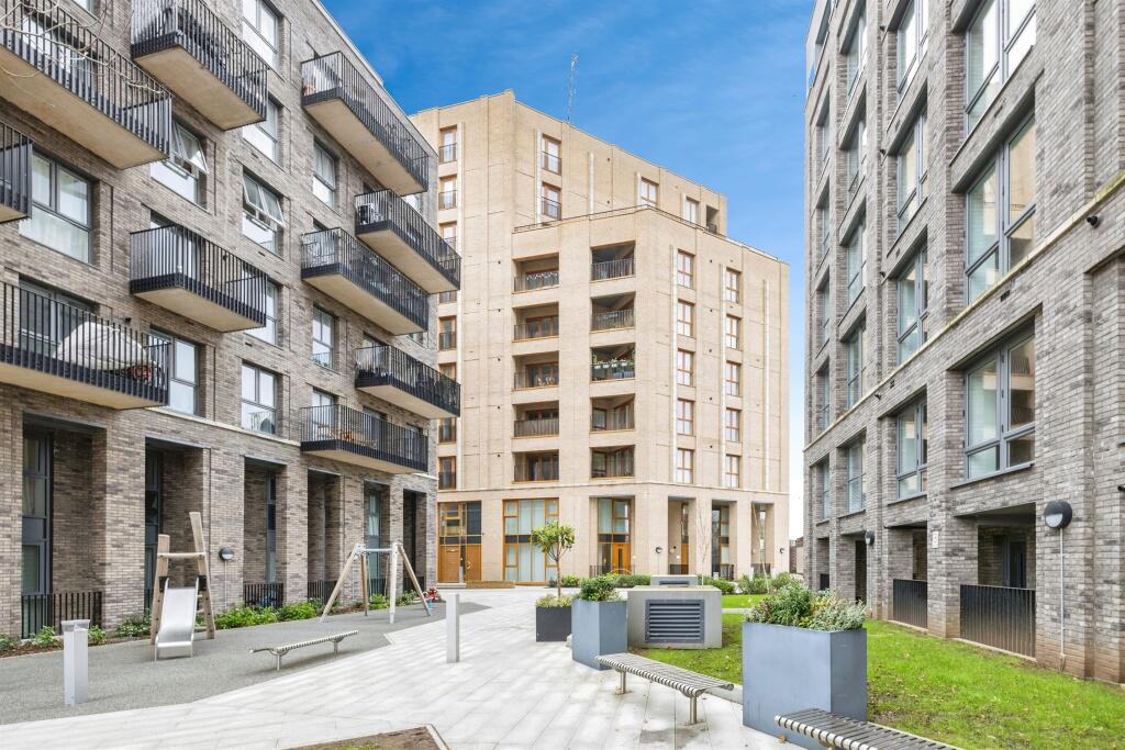 1-bed apartment on Marri Street, Watford, £350,000