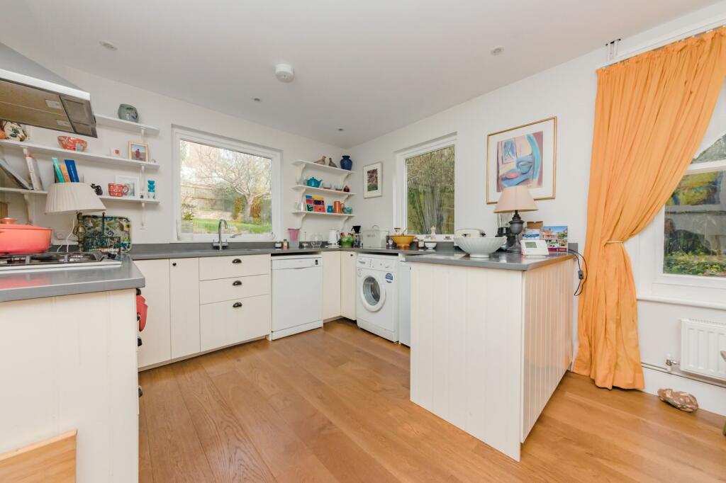 The Avenue, Lewes, BN7 photo 3