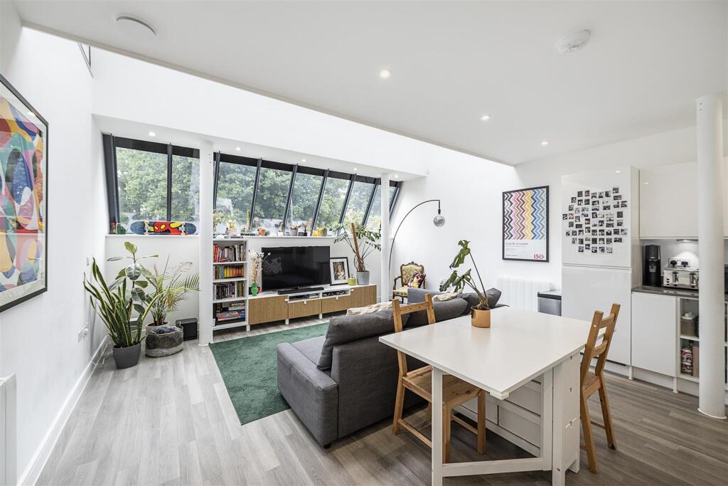 Apartment in St Albans - View 2
