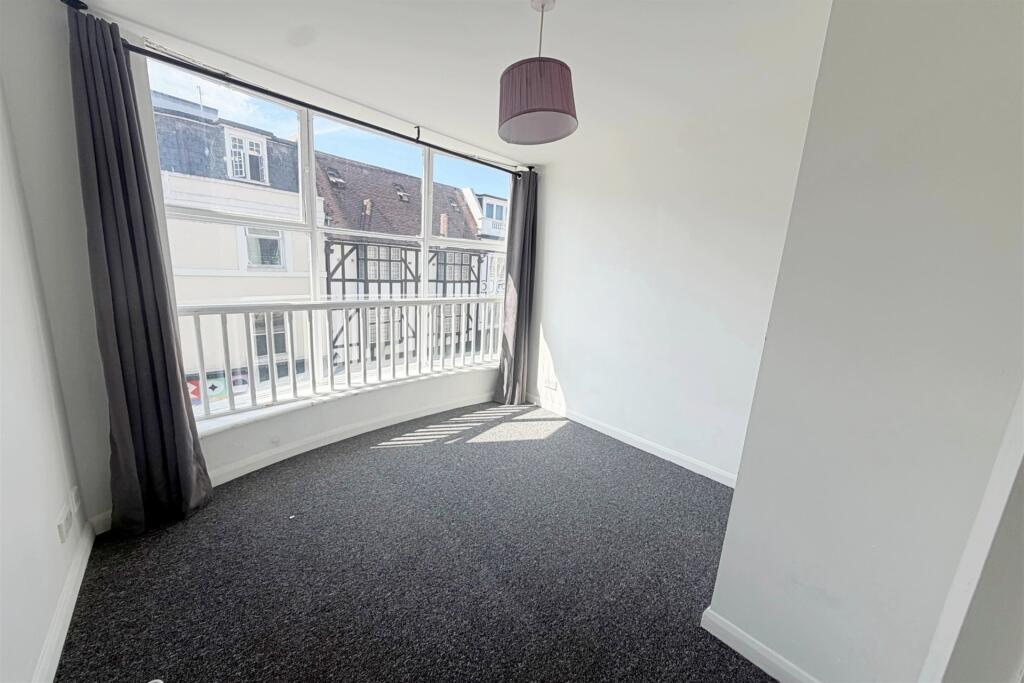 Apartment in Bournemouth - More