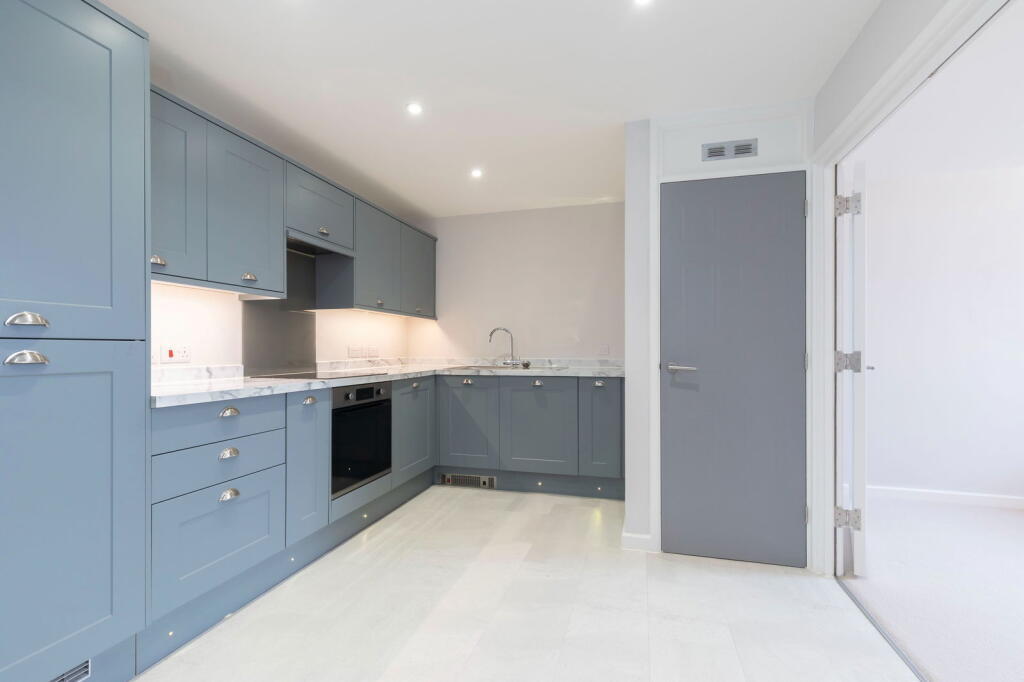 Apartment in Cheltenham, Lower High Street, St Paul’s - View 3